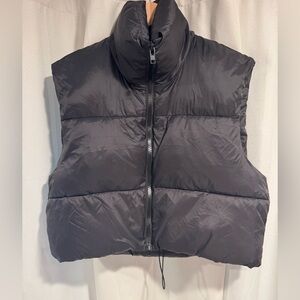 Black cropped puffy vest